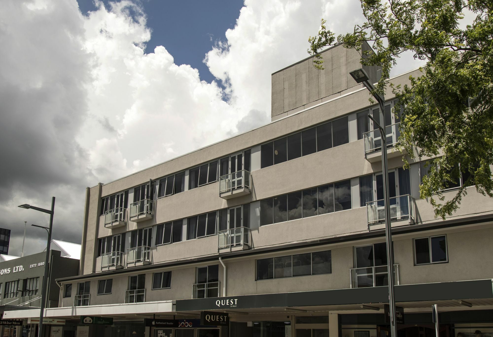 Quest On Ward Serviced Apartments Hamilton Exteriör bild